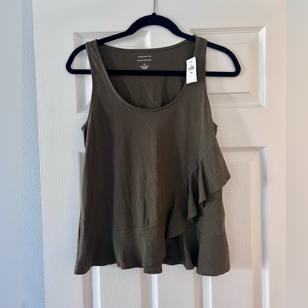 NWT Banana Republic Designer Tee olive green asymmetrical ruffle tank top XS